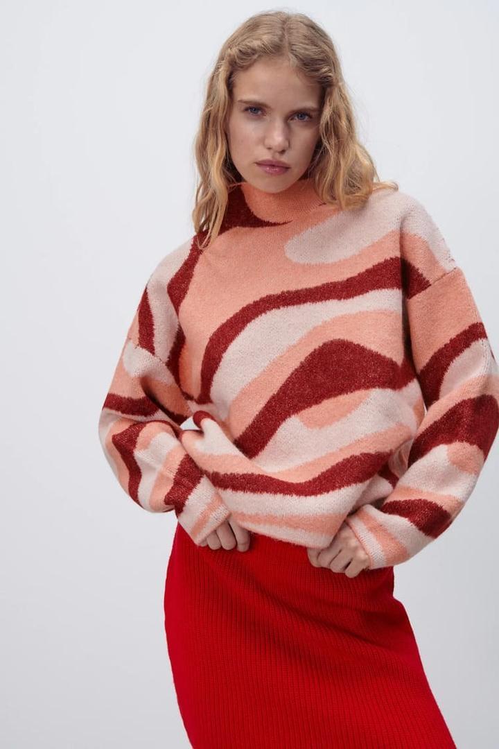 Zara explota las rebajas con 5 jerseys de punto para ir a la moda que ni en Primark los ponen a este precio tan bajo