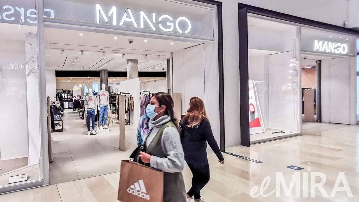 Tienda Mango en un centro comercial