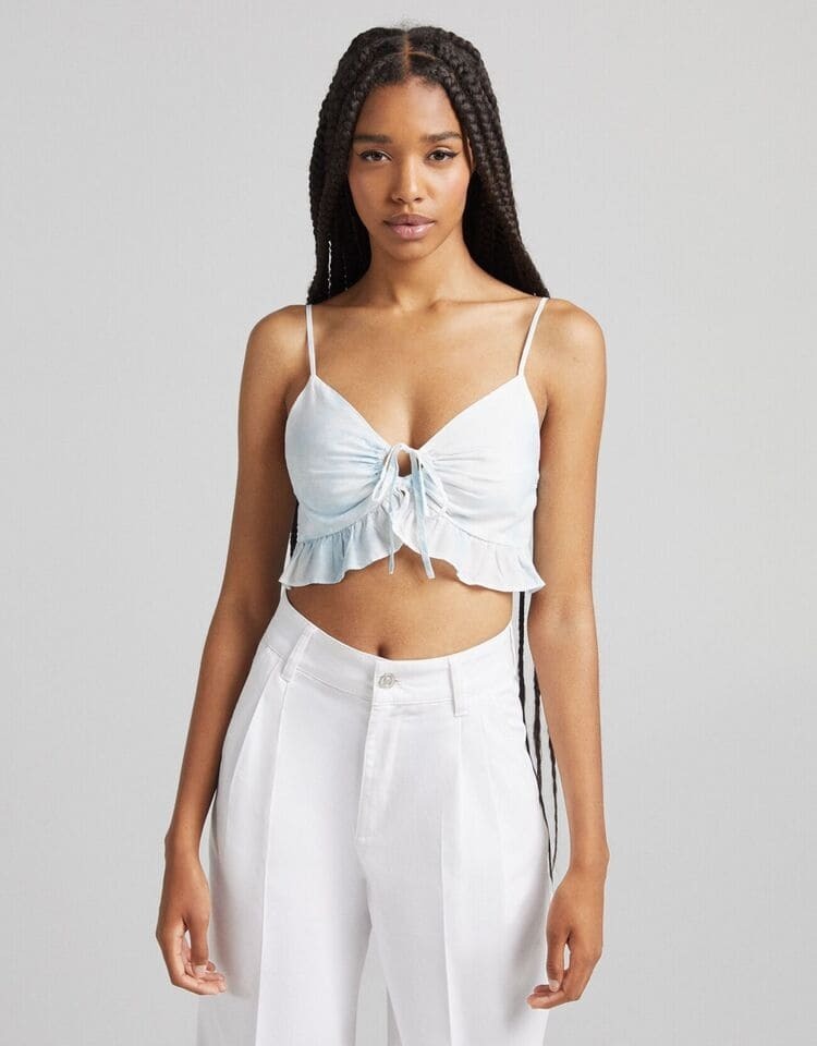 Bershka revienta las rebajas con 8 tops a la moda que quitan el hipo: ideales para primavera y verano