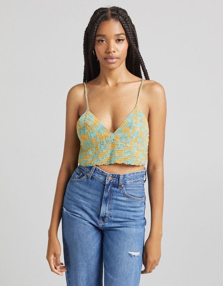 Bershka revienta las rebajas con 8 tops a la moda que quitan el hipo: ideales para primavera y verano