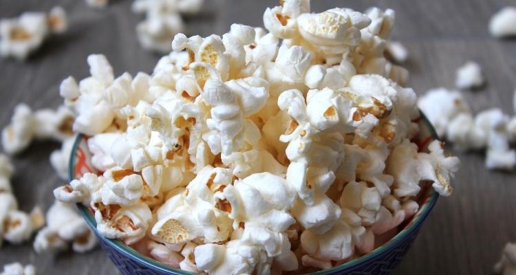 Mercadona arrasa con el aperitivo que triunfa en las sobremesas de cine en el salón de casa