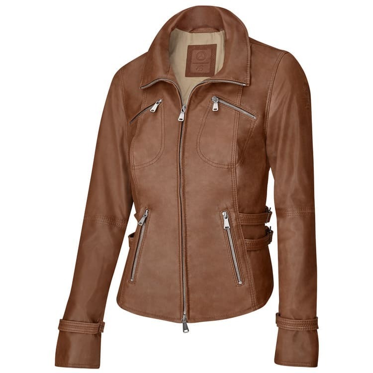 La cazadora más lujosa de Mercedes es ideal para ceñirla al cuerpo y presumir de moda exclusiva