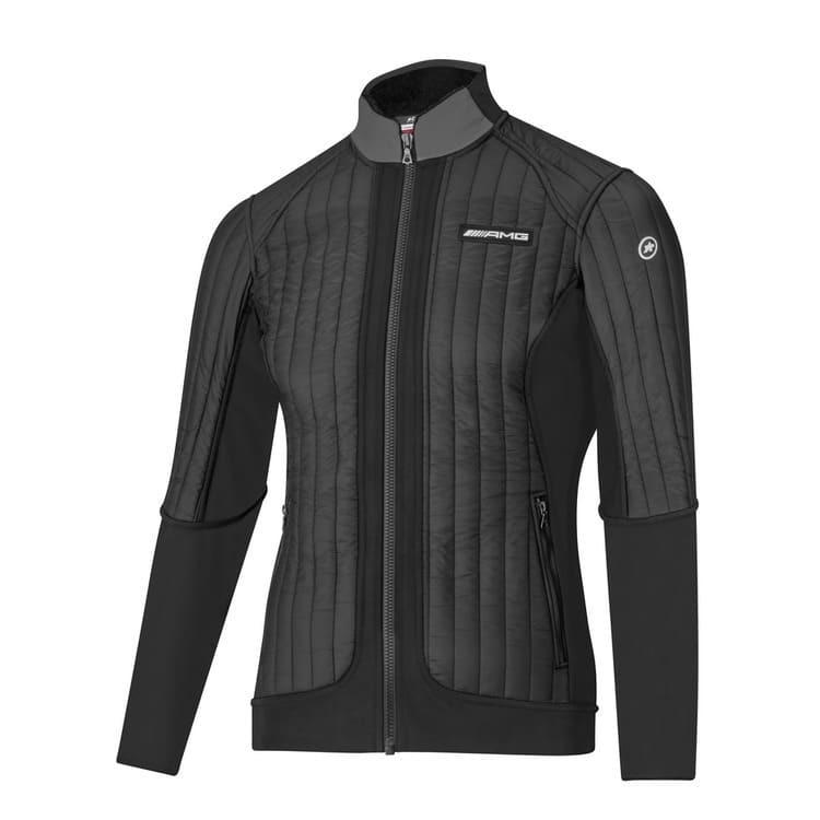 La cazadora más lujosa de Mercedes es ideal para ceñirla al cuerpo y presumir de moda exclusiva