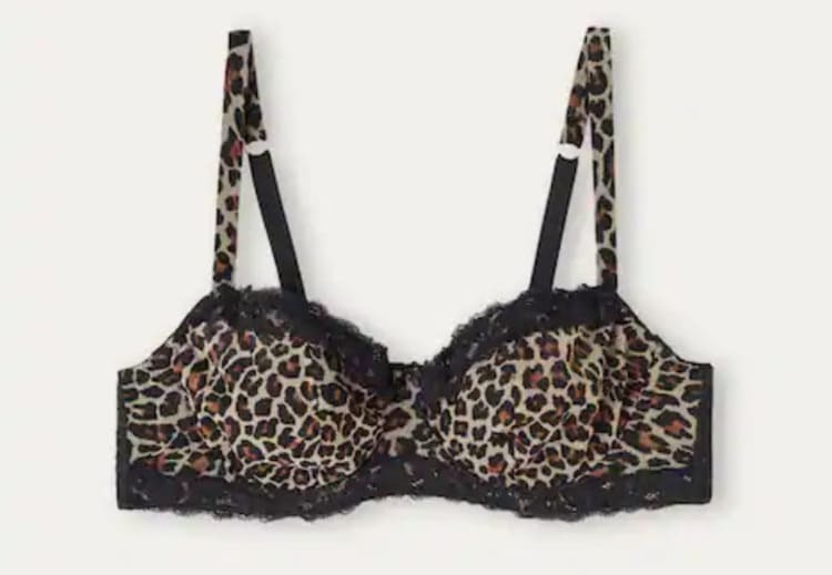 Este es el arriesgado vestido animal print que triunfa en Mango para lucir en invierno y primavera