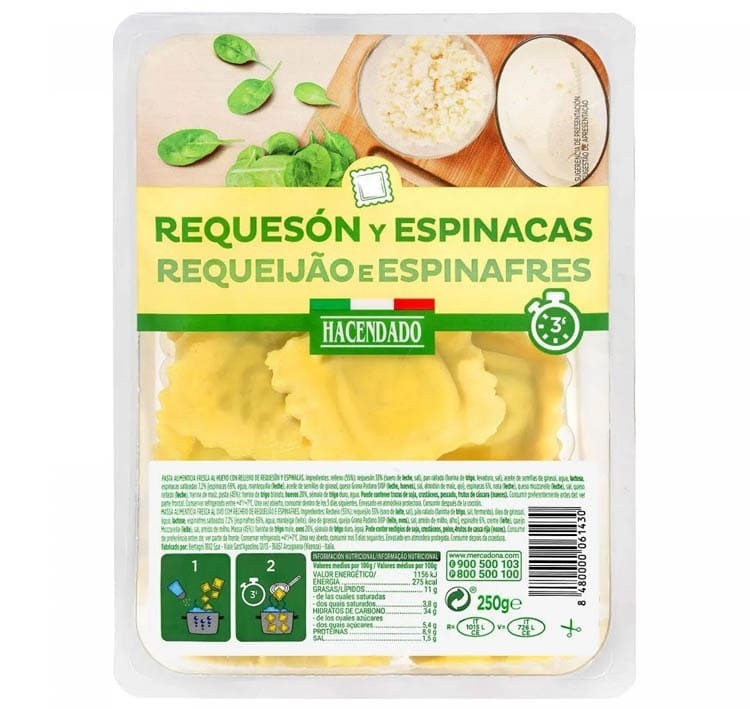 Raviolis rellenos con espinaca y queso requesón