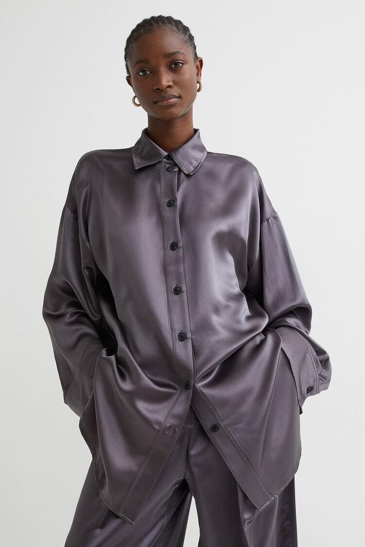 Las 7 camisas más exclusivas de H&M para mujer parecen sacadas del vestuario de películas de Hollywood