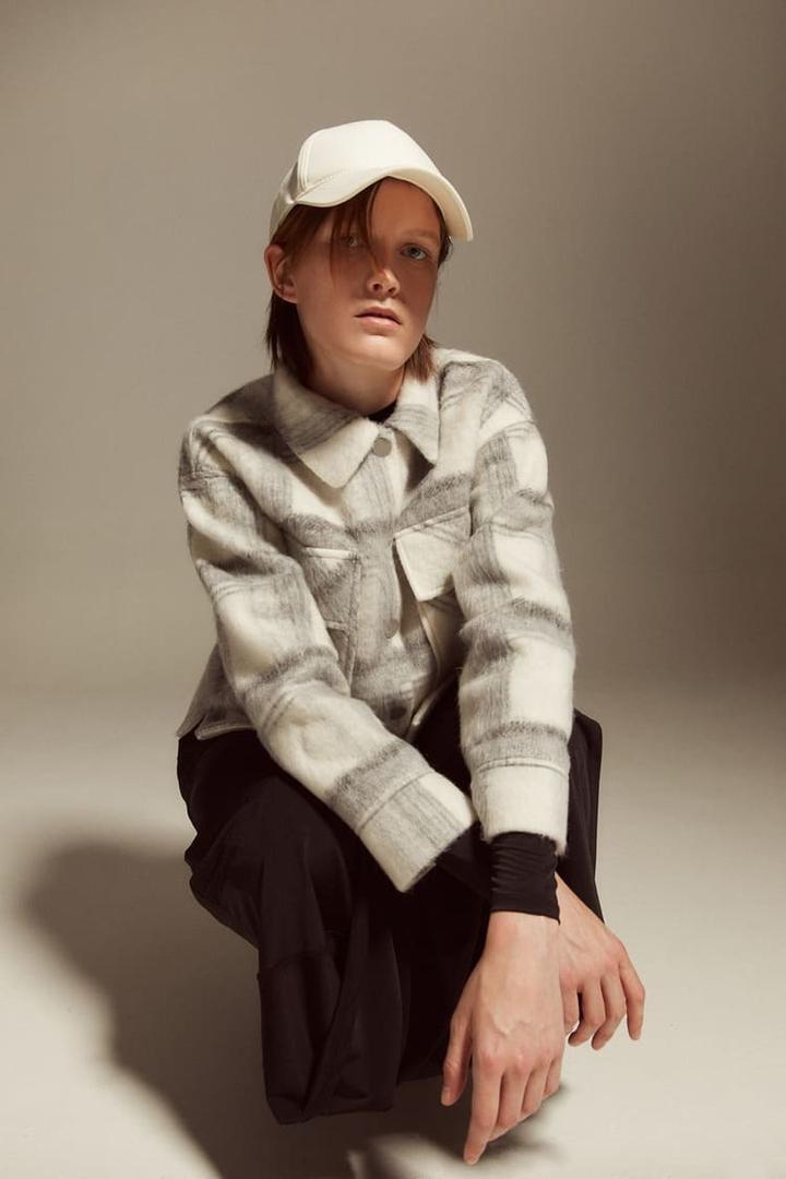 Sfera alarga las rebajas de moda con una increíble chaqueta que combate el frío del invierno