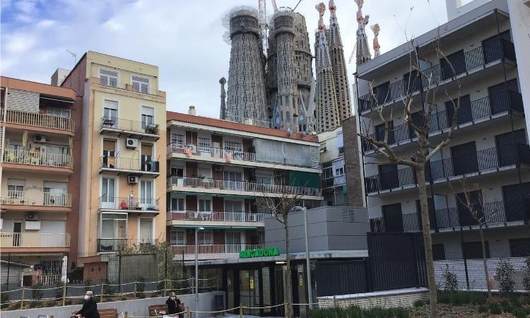 Los supermercados en lugares más extraños: Mercadona en la Sagrada Familia y Carrefour en el mar