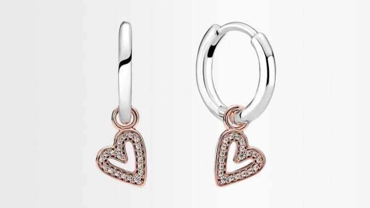 Pandora ofrece 4 opciones de regalo de San Valentín para ella con la que triunfarás seguro