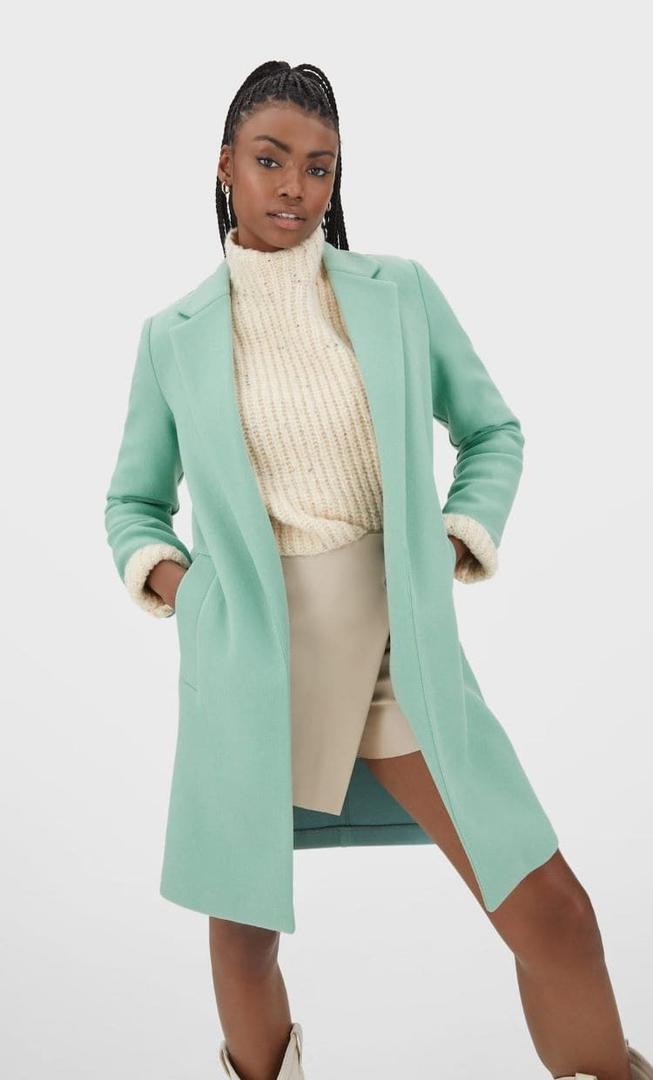 Stradivarius: el bolso acolchado por 19,99 euros y otros nuevos ‘pelotazos’