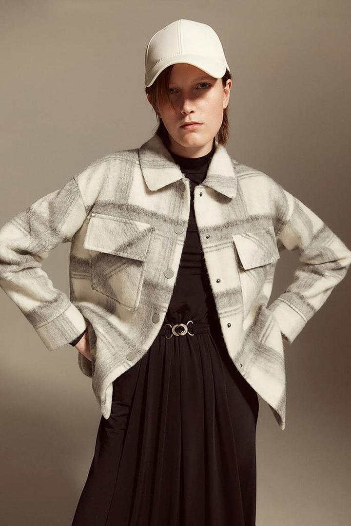 Los abrigos y chaquetas más baratos de las rebajas de Sfera