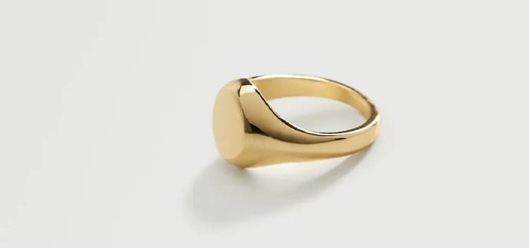 El anillo con aspecto de caro que Mango ha rebajado a menos de 4 euros