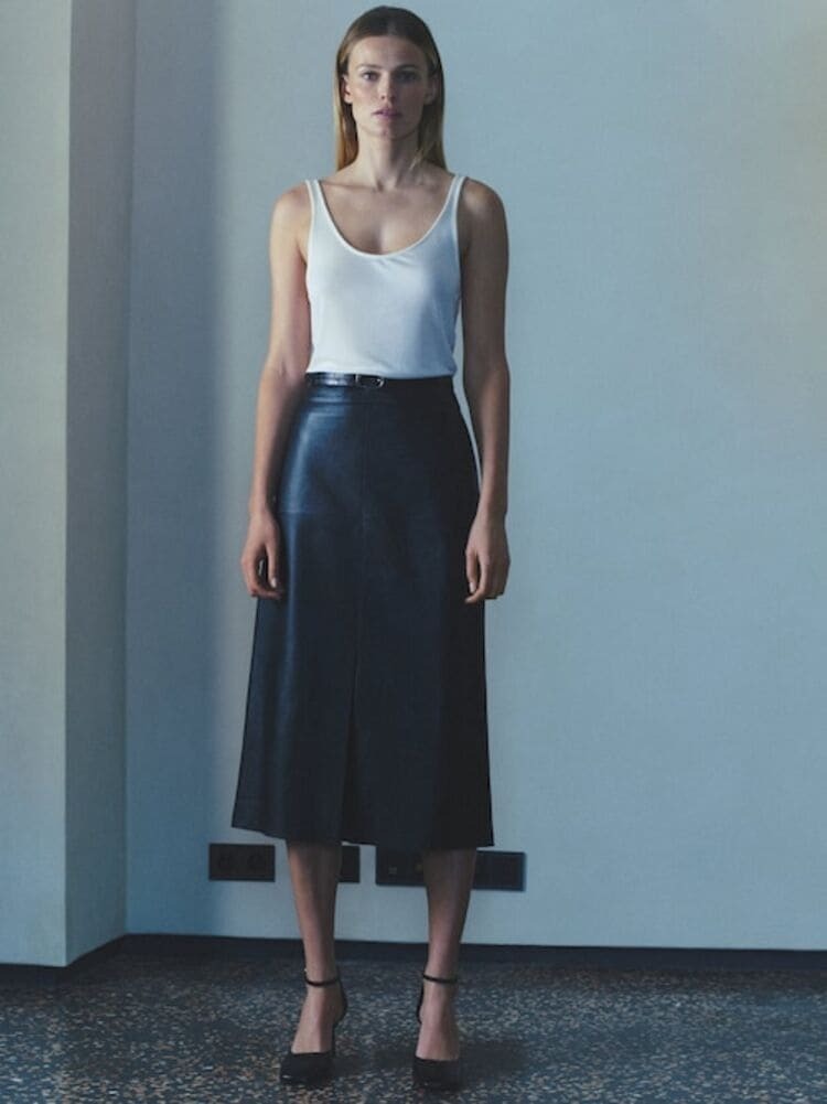 Un look de cine resumido en un conjunto minimalista de Massimo Dutti para triunfar de copas en primavera