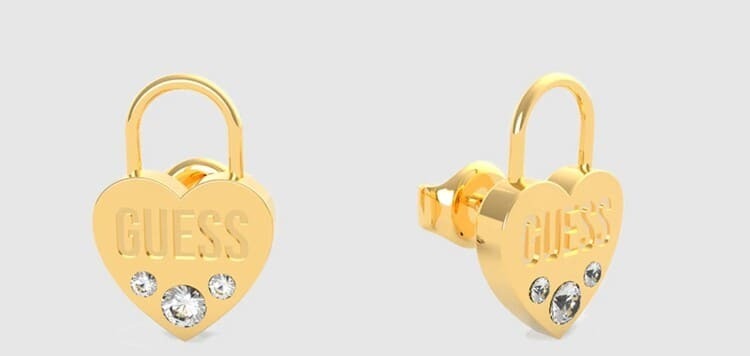 Estos 5 pendientes de Guess triunfan en El Corte Inglés como regalo ideal para San Valentín: gangazos