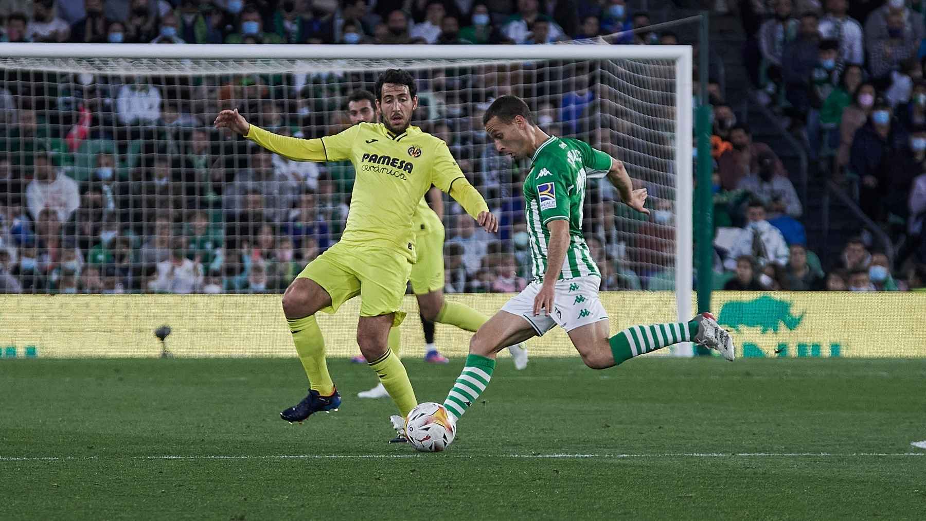 Sergio Canales y Dani Parejo en el Real Betis - Villarreal | Salvador López para El MIRA