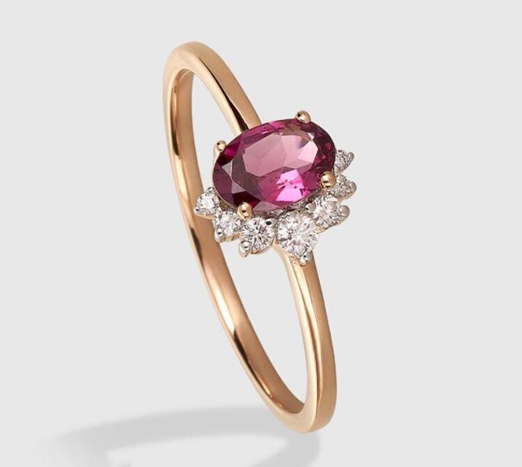 Anillo Notre Dame de oro rosa y diamantes