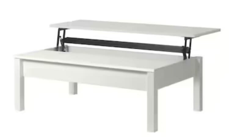 Esta es la mesa de centro elevable número 1 de ventas en Amazon que no envidia a las de IKEA