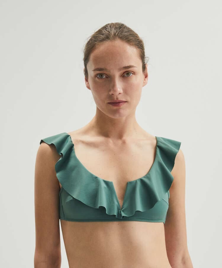 Oysho se tira a la piscina con 5 bikinis que serán la sensación de este verano