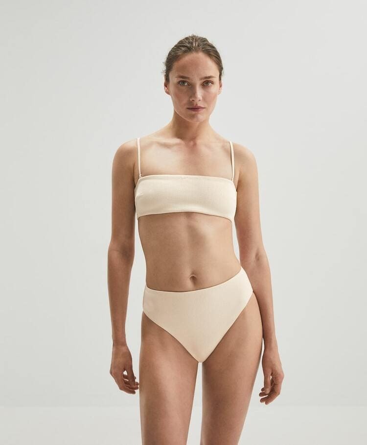 Oysho se tira a la piscina con 5 bikinis que serán la sensación de este verano