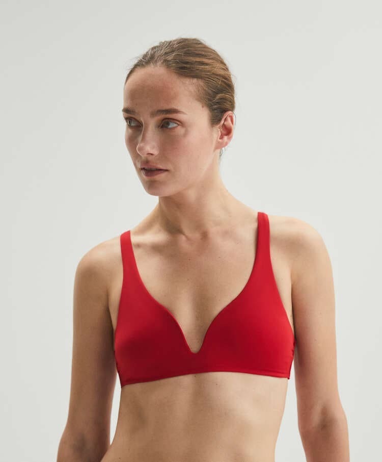 Oysho se tira a la piscina con 5 bikinis que serán la sensación de este verano