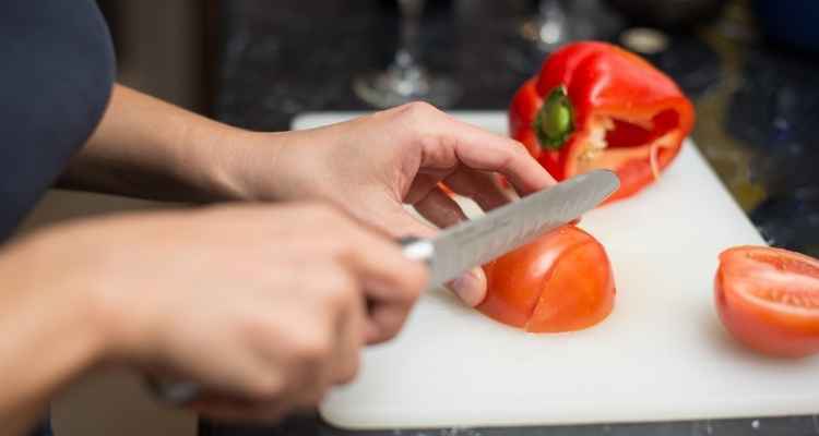 Así se lava y desinfecta la tabla de cortar alimentos de Ikea para que no guarden bacterias