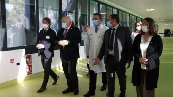 Jesús Aguirre, durante la inauguración de las nuevas pasarelas del Virgen del Rocío