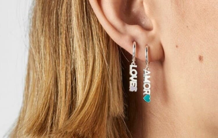 Tous se lanza hacia San Valentín para celebrar el amor con joyas de calidad: look de pendientes, collar y anillo