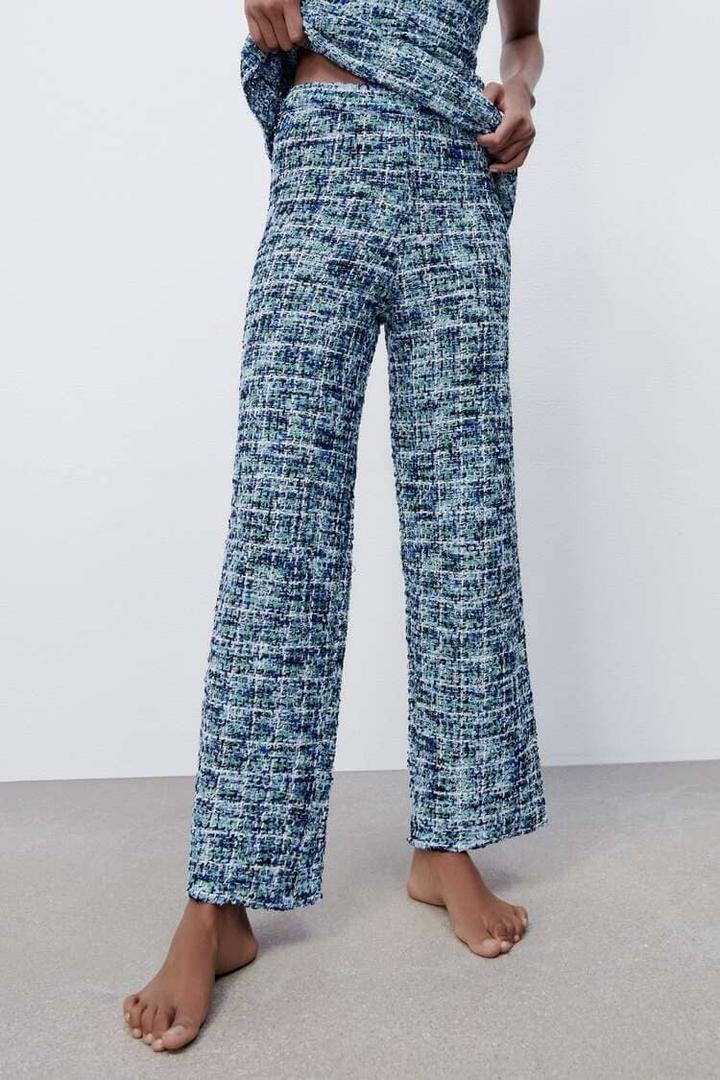 Pantalón estructura punto de Zara