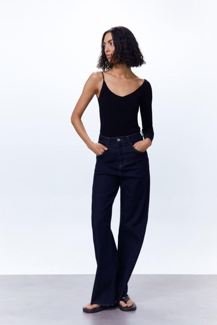 Jersey asimétrico con una sola manga y tirante