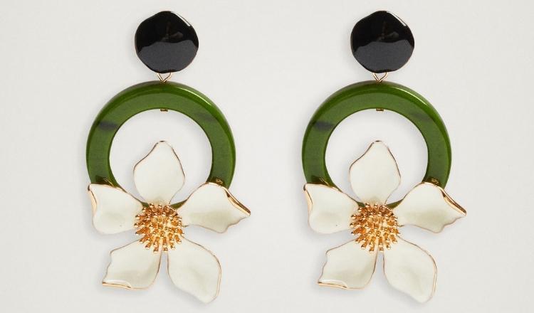 Pendientes largos con flor de Parfois