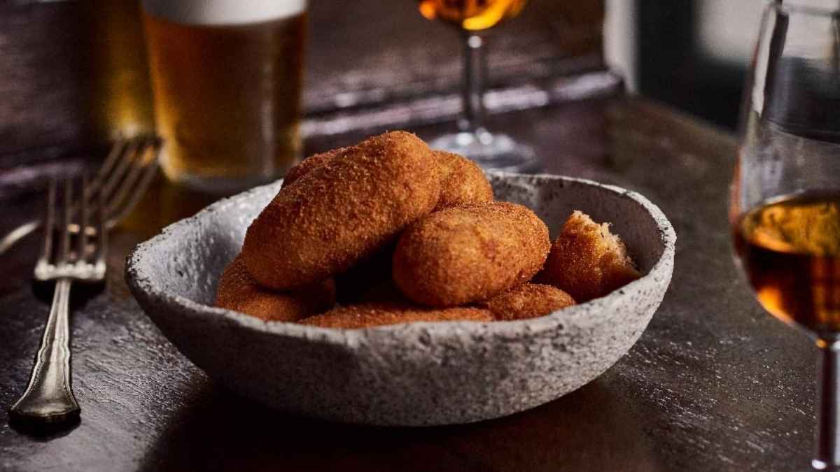Croquetas de puchero. Bodega Bar El Pimpi, Málaga