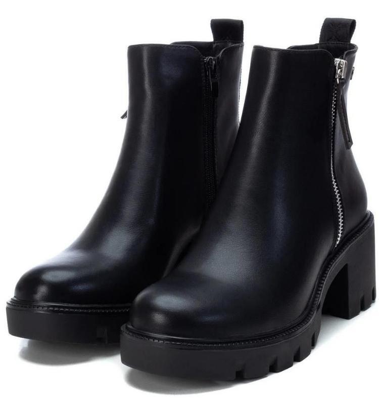 Botín negro suela track