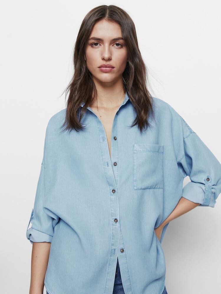 Camisa denim con bolsillo de Massimo Dutti