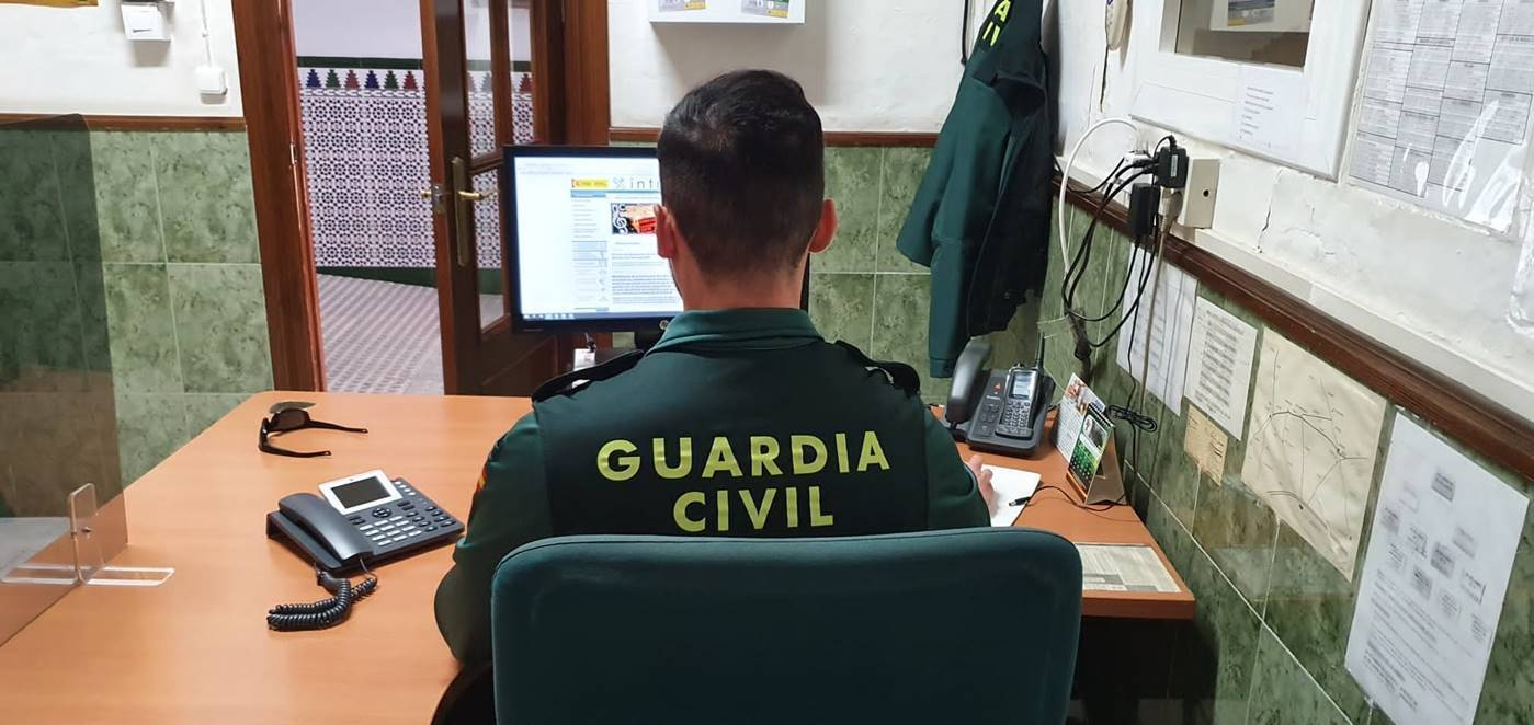 Un agente de la Guardia Civil | Archivo