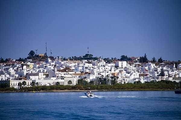 La localidad de Ayamonte, donde ha sido desarticulada la red dedicada a inmigración ilegal