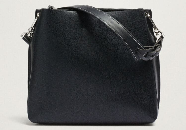 Bolso de hombro con asa entrelazada