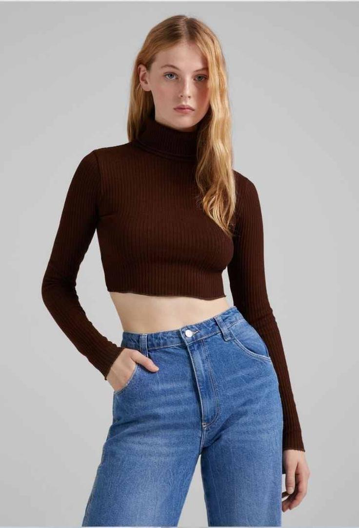 Camiseta manga larga cuello alto marrón