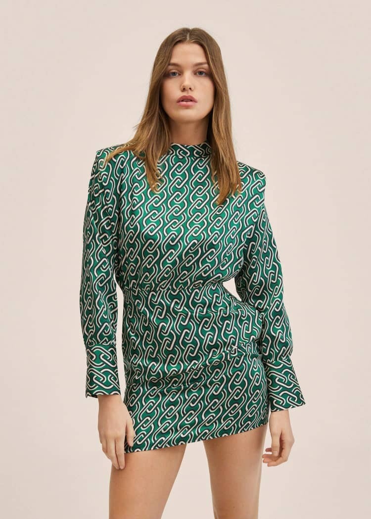 Vestido corto con estampado de cadenas Mango