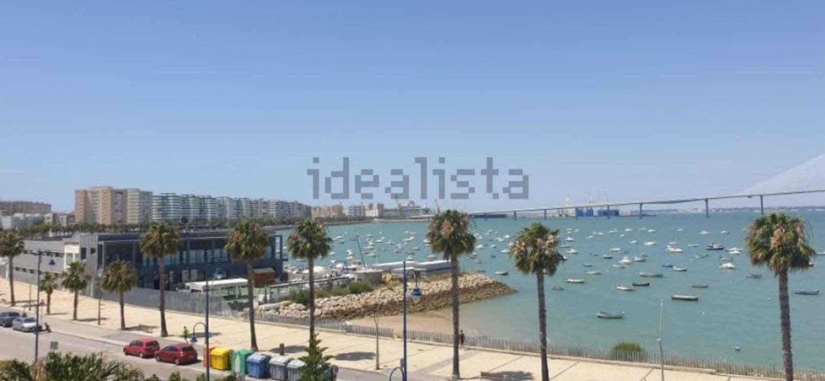 El ático en alquiler mejor valorado de Cádiz