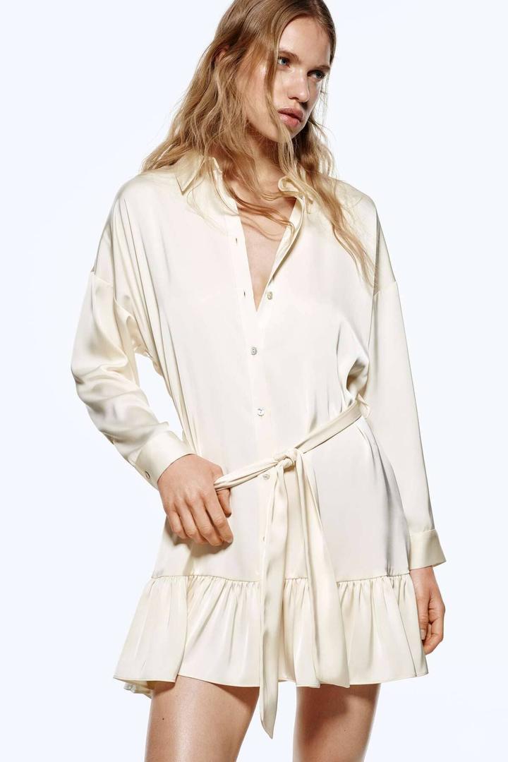 Vestido satinado con volante