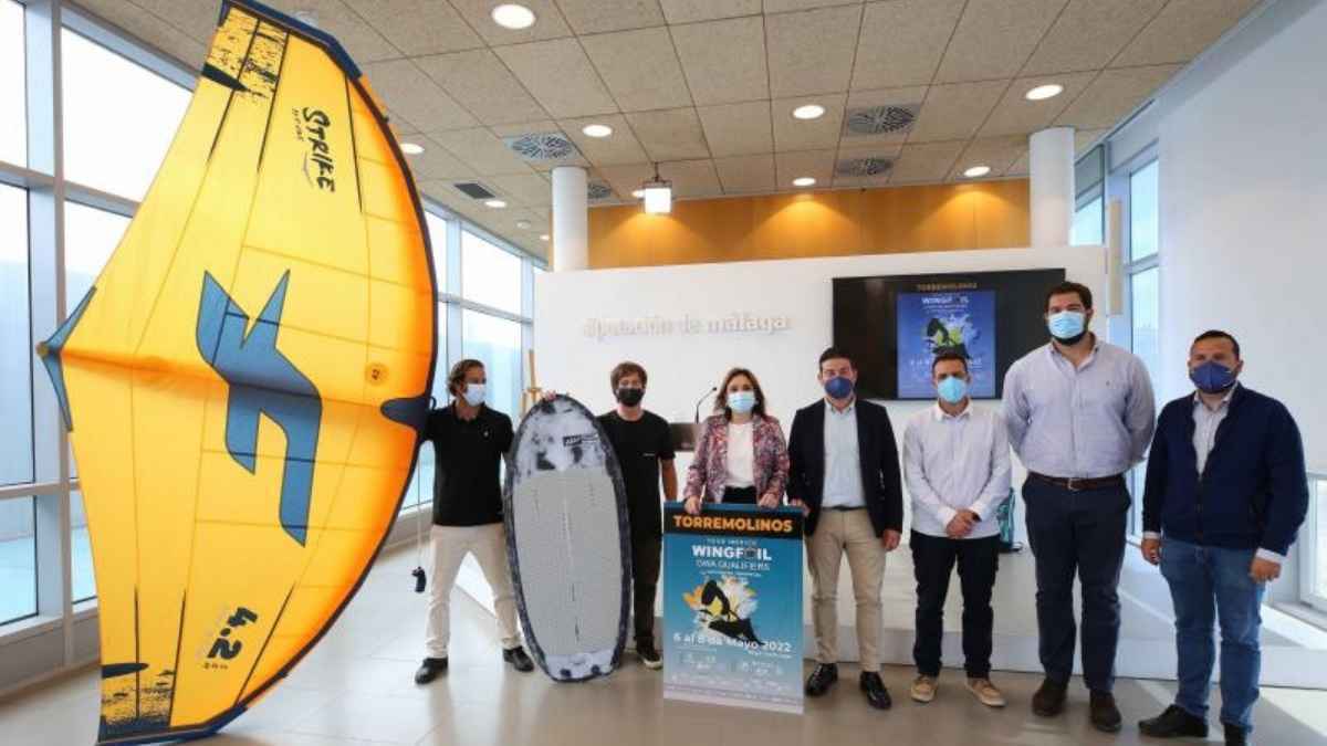 Acto de presentación de la primera prueba de clasificación para el Campeonato del Mundo de Wingfoil disputada en Torremolinos. Diputación de Málaga