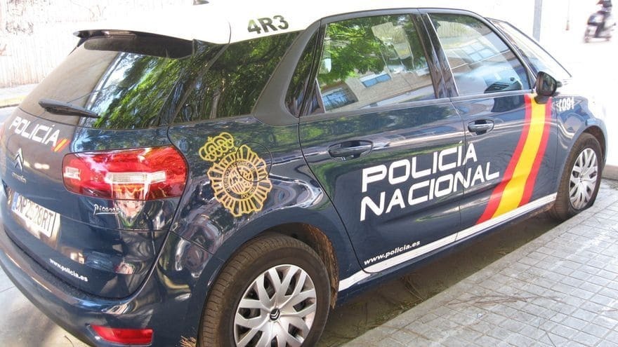 La Policía Nacional ha detenido a un hombre por masturbarse delante de menores