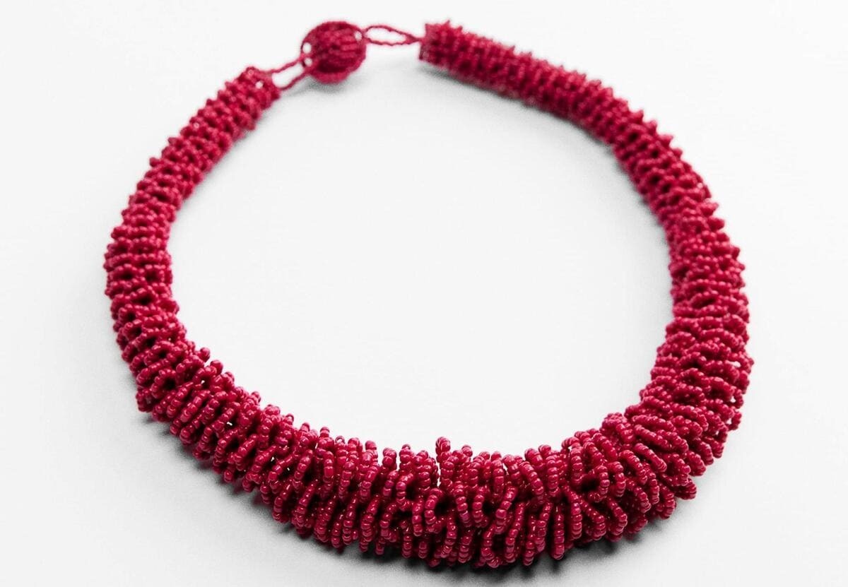 Collar tupido de abalorios