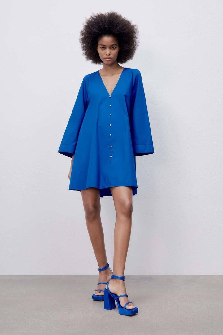 Vestido corto efecto volumen