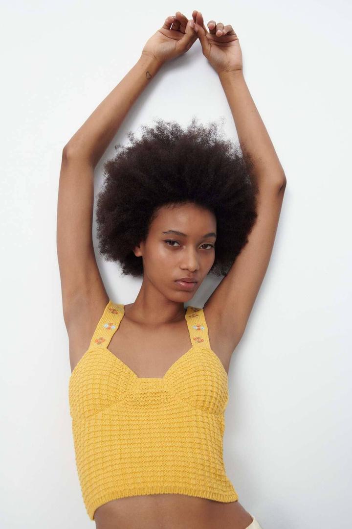 Top corto de tirantes anchos