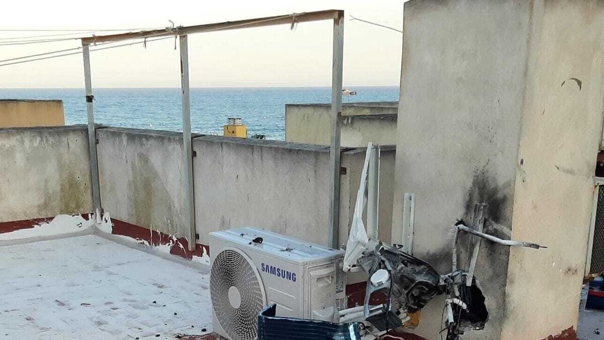 Un muerto en El Ejido tras caer desde 10 metros mientras instalaba un aire acondicionado