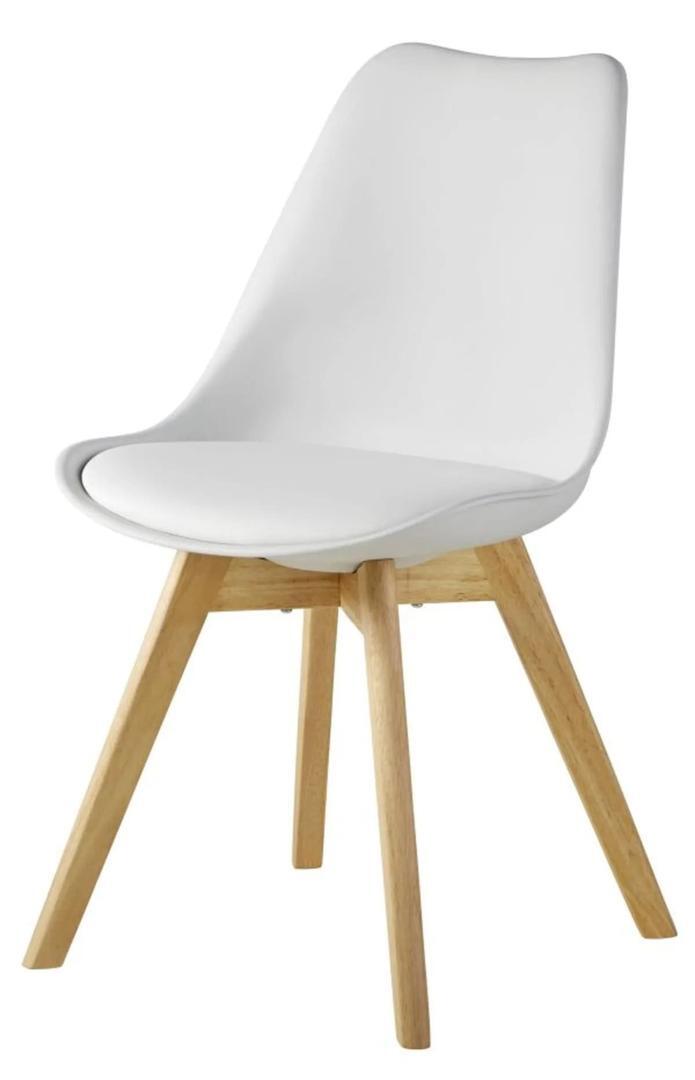 Silla de estilo escandinavo blanco brillante y haya