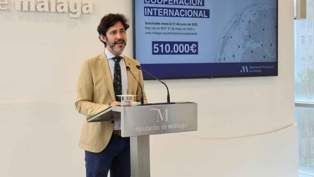 Francisco José Martín, diputado de Mayores, Tercer Sector y Cooperación Internacional, anuncia la inversión de la Diputación de Málaga para proyectos de cooperación internacional