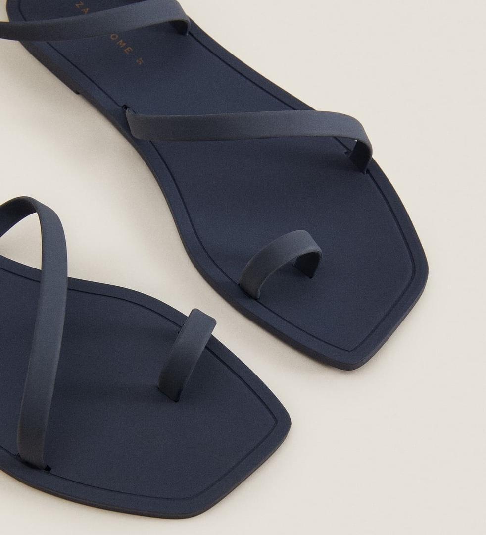 Snadalias planas multitiras de Zara Home