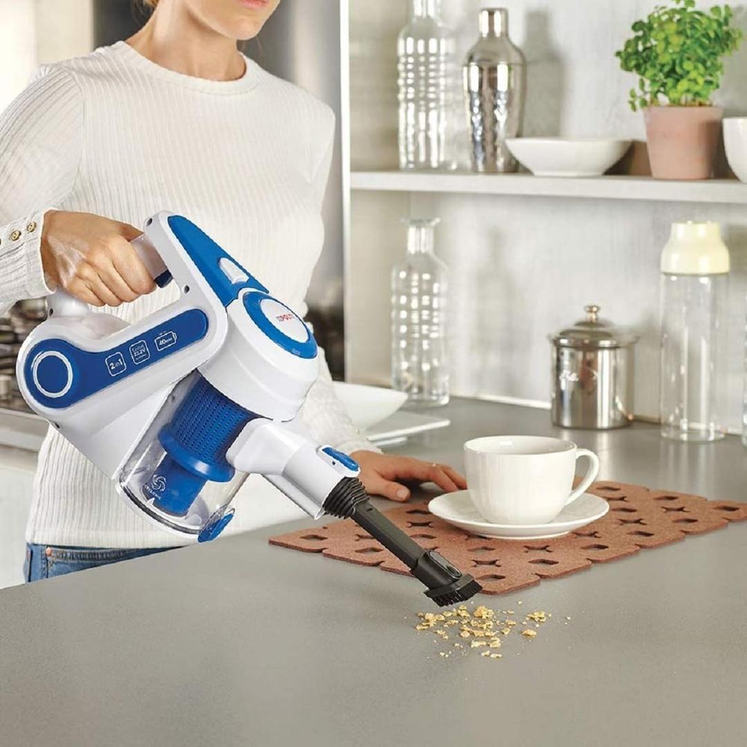 Aspirador de escoba vertical modelo SLIM SR90B de la firma Polti